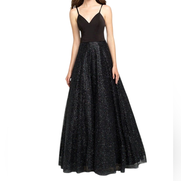 madison james Dresses & Skirts - Madison James Elegant Black Evening/Prom,‎ Gown Size 6